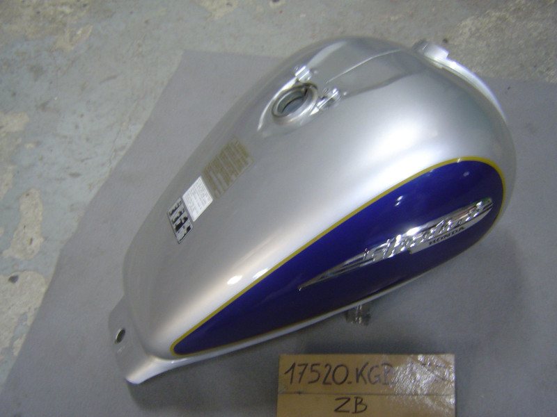Réservoir Honda VT125C 2001 code couleur type 2 – Occasion