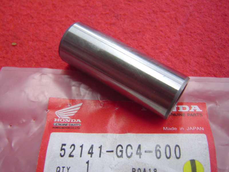Entretoise bras oscillant Honda CR80 86-95 - Réf. 52141-GC4-600
