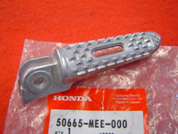 Repose pied avant Gauche de CBR600RR 03/06 honda 50665-MEE-000