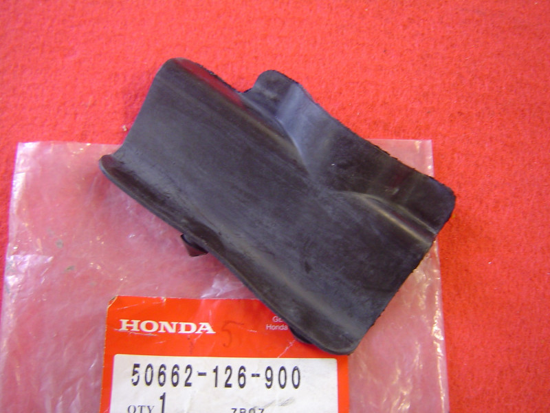 Protection Caoutchouc Cadre Honda ST70 | Réf. 50662-126-900