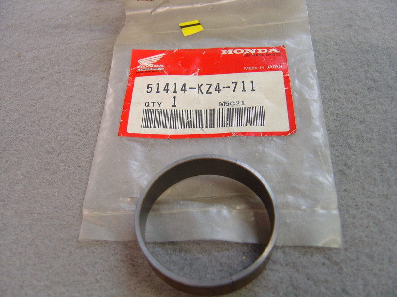 Bague guide fourche avant Honda CR125 CR250 CR500 51414-KZ4-711