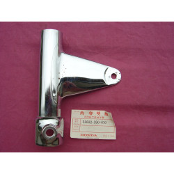 Patte de phare droite Honda CB550K3 CB550F2 - Réf. 51602390610