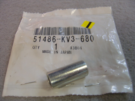 Collier inférieur marchepied Honda CBR - Réf. 51486KV3680