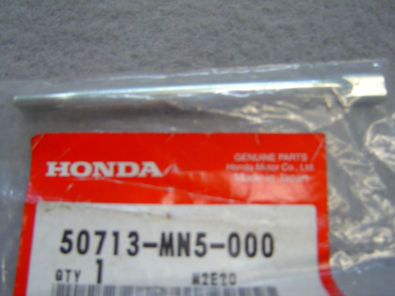 Axe Support Casque Honda GL1500 88/2000 - Réf 50713MN5000