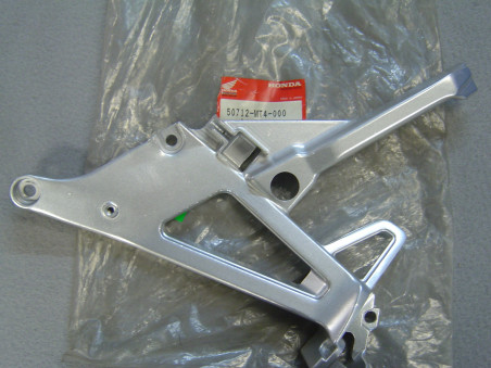 Platine Repose-pied Arrière Gauche Honda VFR750F 50712MT4000
