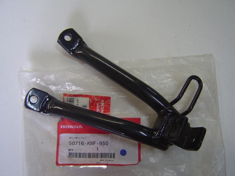 Platine Repose-Pied AR Gauche Honda CBF125 09-13 | Réf. 50716KWF950