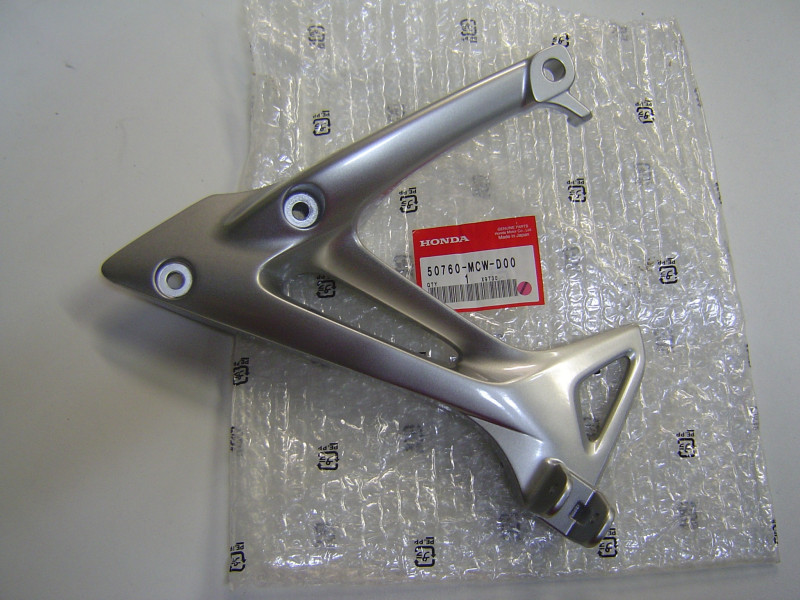 Platine Repose-Pied AR Gauche Honda VFR800 02-13 | Réf. 50760MCWD00
