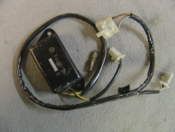 Boitier CDI d'allumage OCCASION de CB400N (HITACHI TIA01-20) ref de remplacem