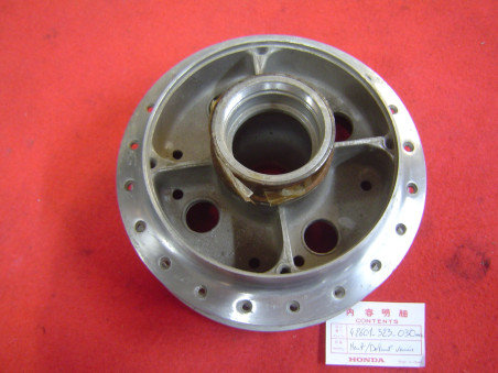 Moyeu roue arrière Honda CB500 CB550 - Réf 42601-323-030