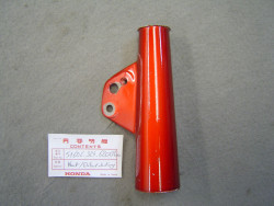 Support phare coté gauche CB125S couleur candy ruby red HONDA 51606-324-620CMOCC