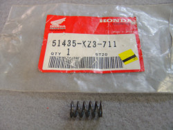 Ressort aiguille de rebondissement dans montage fourche avant de CR250RR 1994