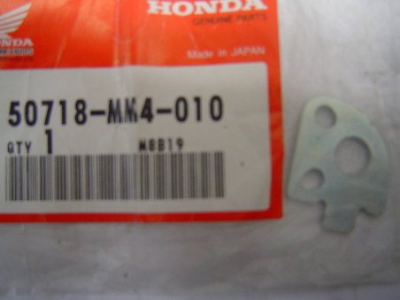 Tôle blocage repose pied arrière Honda NX250 - 50718MM4010