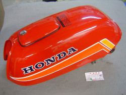 Réservoir de CB125T2 TA code couleur R-33 plus livrable Honda pièce oc