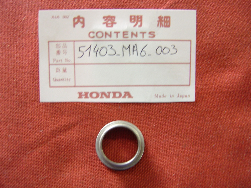 Bague de fourche Honda 51403MA6003 – NSR400 CBR600 VF750