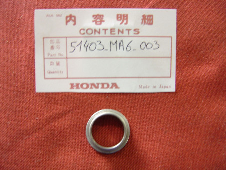 Bague de fourche Honda 51403MA6003 – NSR400 CBR600 VF750
