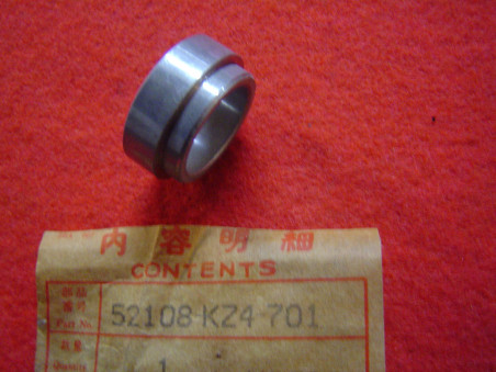 Bague épaulée bras oscillant Honda CR125R 90 – Réf. 52108KZ4701