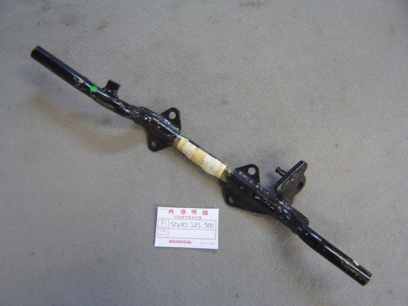 Barre repose-pieds avant Honda CB125S 76-78 – Réf. 50610383900OCC