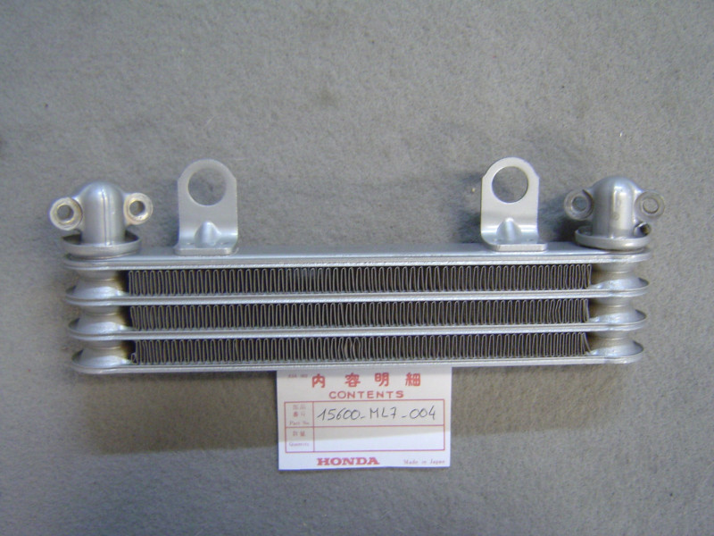 Radiateur d'huile Honda VFR750 86-87 – Réf. 15600ML7004OCC