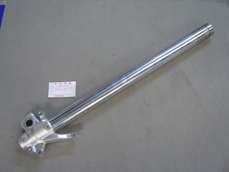 Tube de fourche inversée coté gauche de CR250-CR500 95 51525MAC681 51525-MAC-681