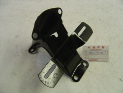 Support de feu AR et plaque de CB250-350K4 neuf avec defaut de stockage (a rep