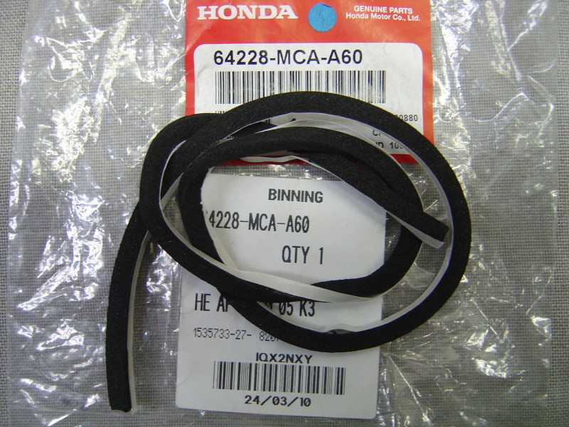 Joint d'etanchéité vide poche de GL1800 07/15 F6B 1800 13/14 HONDA 64228-MCA-A60