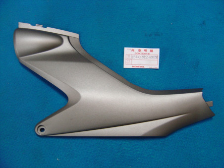 Cache latéral Honda CBF600 F3 2003 - Réf. 83700MBZK00ZB