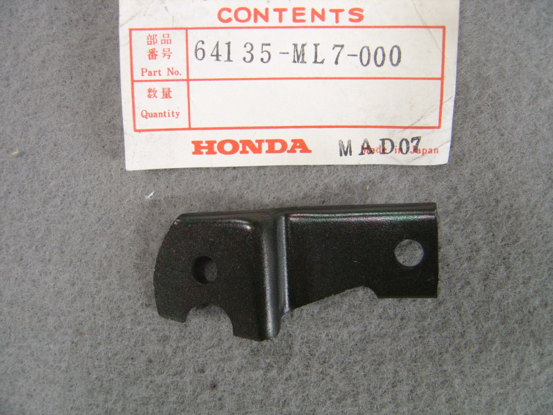 Patte Clignotant AV G Honda VFR750 86/87 - Réf 64135ML7000