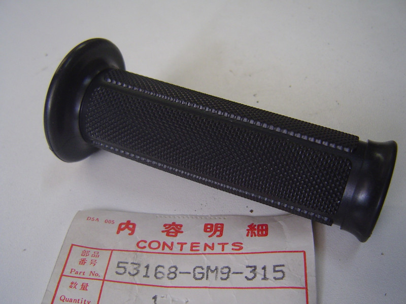 Poignée caoutchouc droit Honda NSR50 PK50 – Réf. 53168GM9315