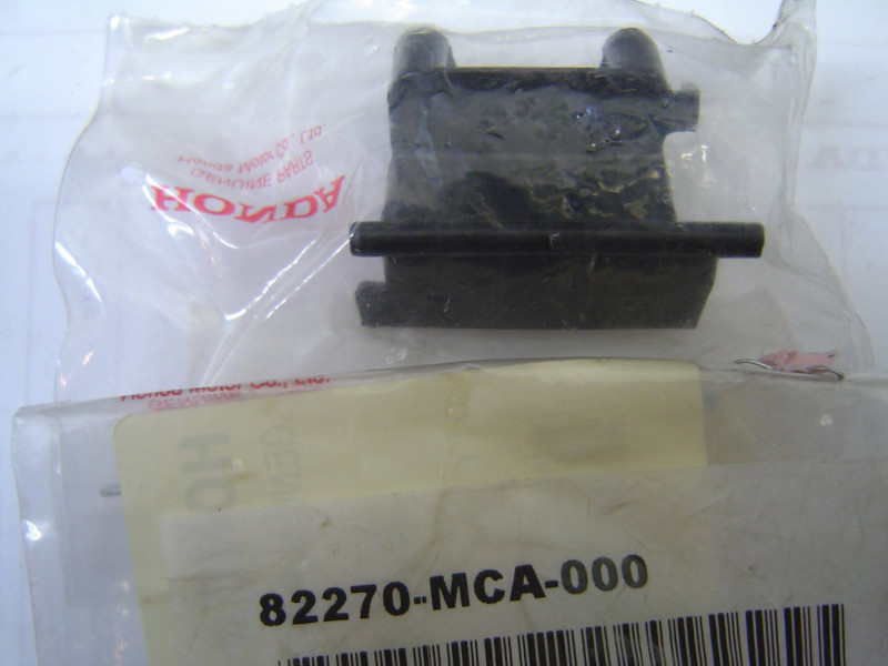Charnière gauche coffre Honda GL1800 - 82270-MCA-000