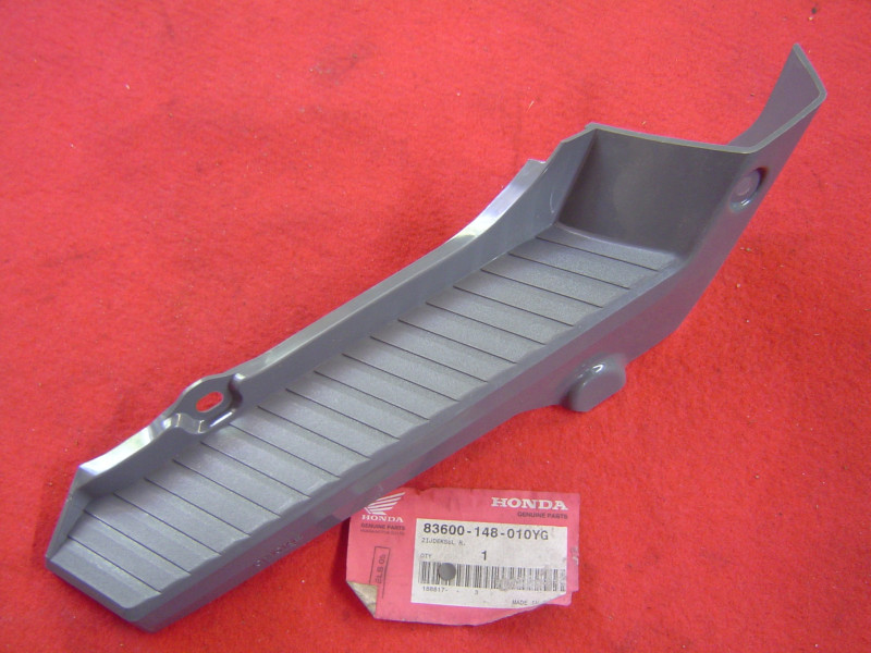 Cache Inférieur Droit de Cadre Honda – Réf. 83600148010YG