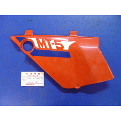 Cache latéral gauche Honda MT50 occasion R-23 | Réf. 83700
