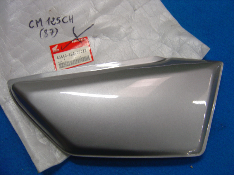 Cache latéral droit Honda 125cc 85-87 - Réf. 83540KB4000ZB