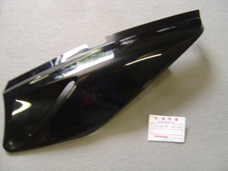 Cache latéral gauche Honda XLV125 2001 – Réf. 83600KPC640ZD