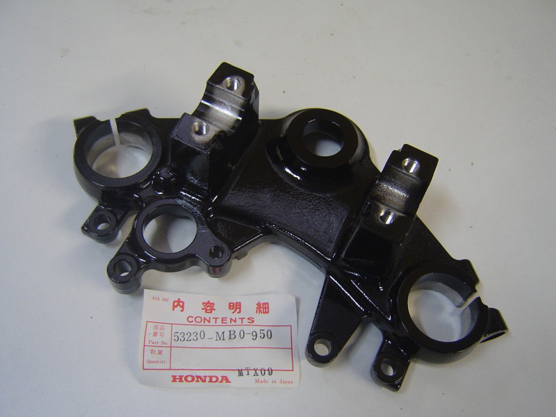 Té supérieur de fourche Honda VF750SF – Réf. 53230MB0950