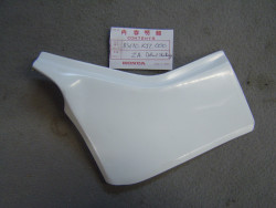 Cache latéral droit Honda TL125 1988 – Réf. 83610-KJ2-000ZA