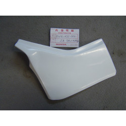 Cache latéral droit Honda TL125 1988 – Réf. 83610-KJ2-000ZA