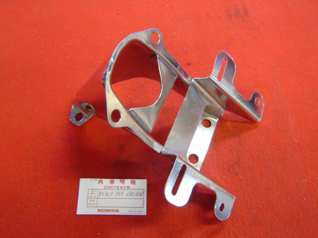 Support chromé feu arrière Honda CB750 K3 K4 K5 | Réf. 84701341670XW