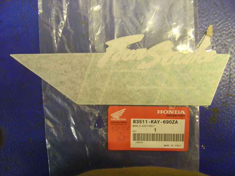Décor Cache Droit Honda NX125N 1992 - Réf. 83511KAY690ZA