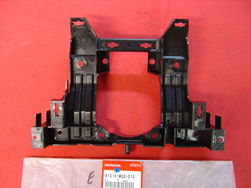Support phare avant Honda NC700 NC750 – Réf. 61315-MGS-D70