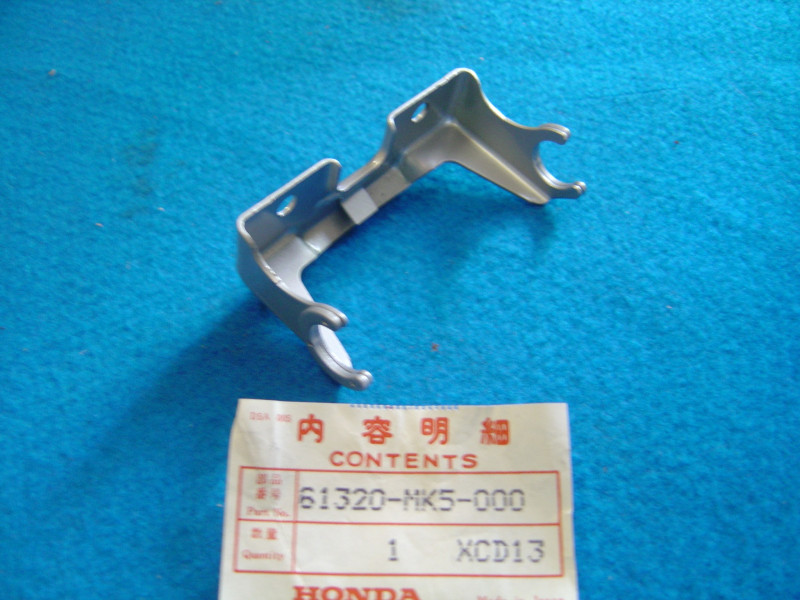 Tôle support phare inférieure Honda 600XL LMF - Réf. 61320MK5000