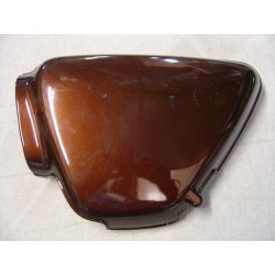 Cache gauche marron YR-3C Honda 550 K3 – Réf. 83700404670ZC
