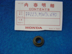 Bague épaulée de montage poignée de passager et autre montage de CB1300 03/08