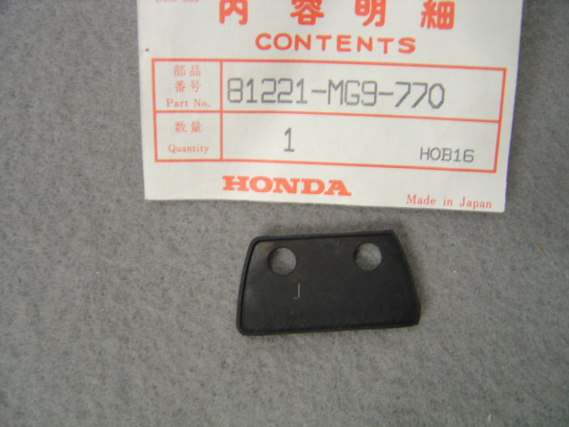 Protection caoutchouc verrouillage sacoche Honda GL1200 81221MG9770