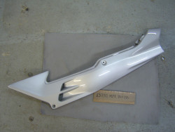 Cache latéral gauche de VFR750 95-96 code couleur nh131m