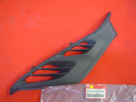 Grille latérale gauche carénage Honda CH125 Spacy 96 NH154R