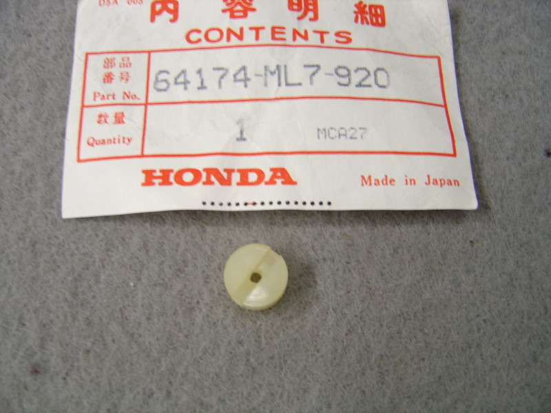Bague montage carénage Honda VFR750FJ – Réf. 64174ML7920