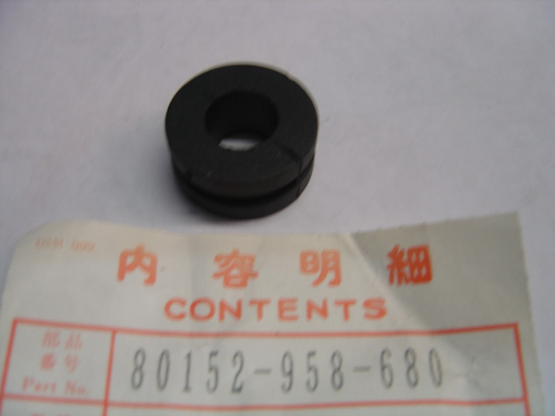 Silentbloc Honda XRV650 XRV750 CBR600 - Réf. 80152-958-680
