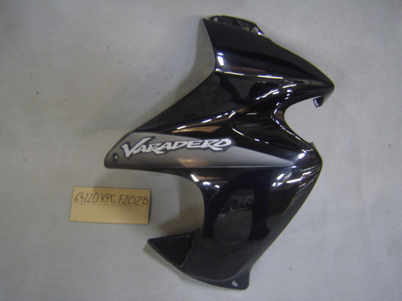Carénage latéral avant droit Honda XL125V – Réf. 64220KPCF20ZB