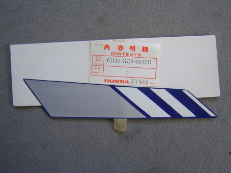 Autocollant garde boue avant droit NH80MDH Honda 61110GC8690ZB