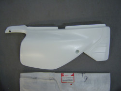 Cache latéral droit Honda XLR125R 1998 – Réf. 83500KCM620ZA